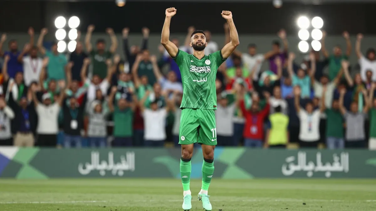 توج المنتخب السعودي بطلاً لكأس الخليج بعد فوزه على نظيره الإماراتي بهدفين نظيفين في المباراة النهائية التي أقيمت...