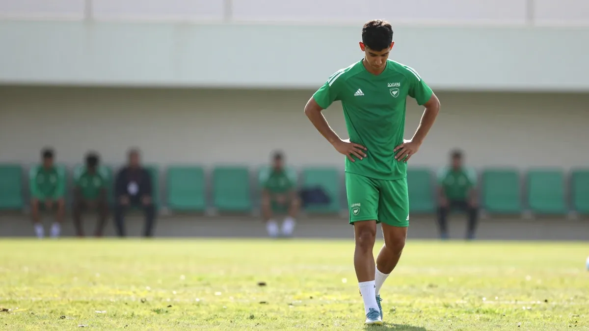 Saudi Arabia's technical staff has dropped midfielder Musab Al-Juwayr from the Gulf Cup squad and training camp on...
